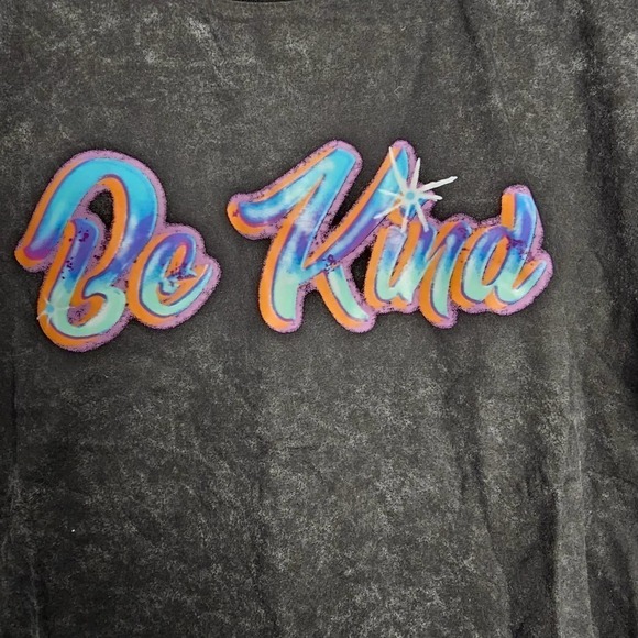 Kendall + Kylie Short Sleeve Short T-shirt Size Medium Be Kind Stone Washed - Picture 3 of 8